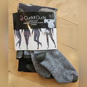 NWT Cuddl Duds super soft printed camo legging and sock two-piece size small